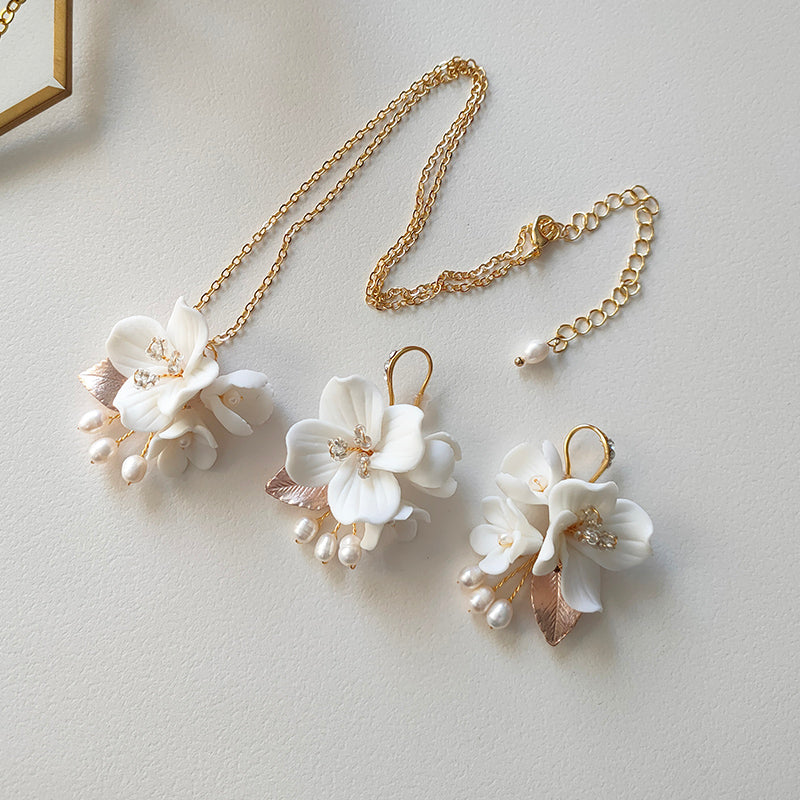 Sweet Floral Earring and Necklace Set