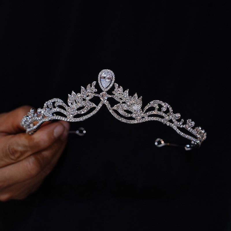 Minimalist Korean-Style Rhinestone Headband Tiara – Elegant Hair Accessory for Daily & Special Occasions