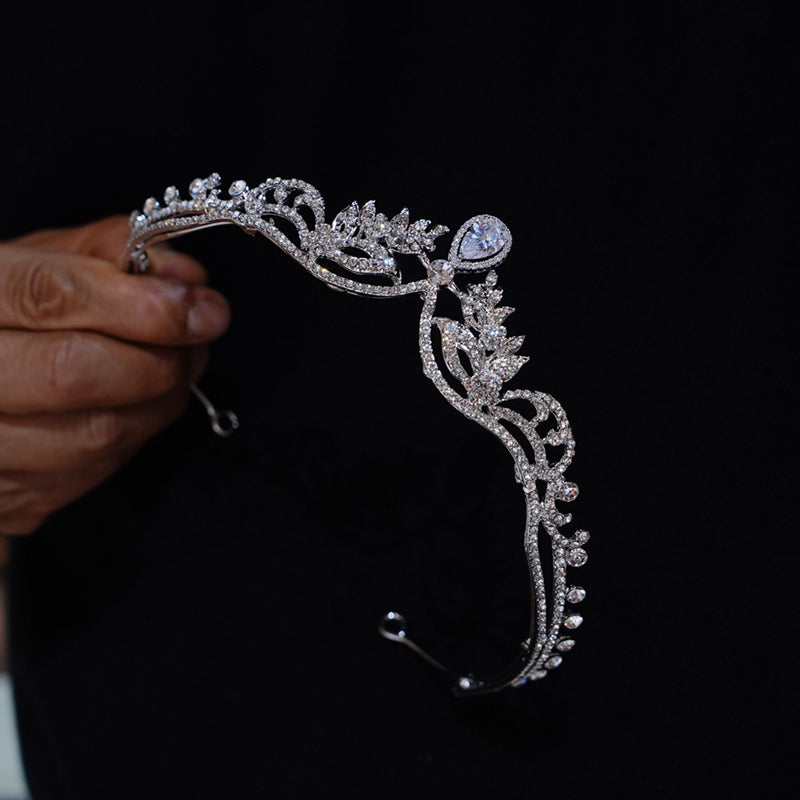 Minimalist Korean-Style Rhinestone Headband Tiara – Elegant Hair Accessory for Daily & Special Occasions