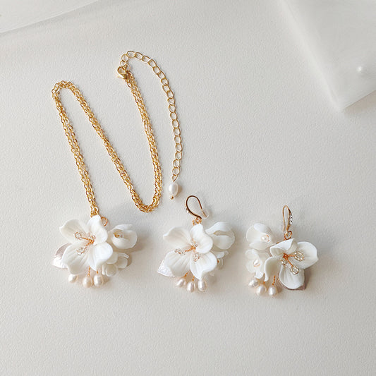 Sweet Floral Earring and Necklace Set